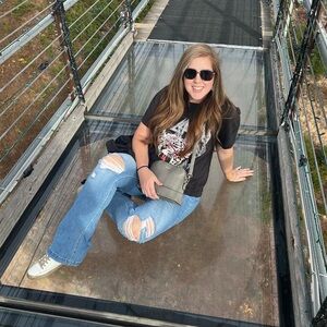 Meet your Posher, Rebecca